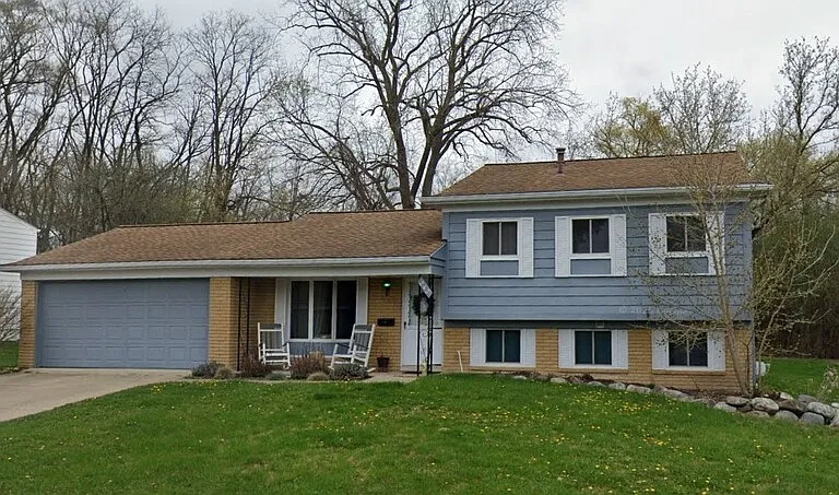 243 Randall Dr — Photo 1