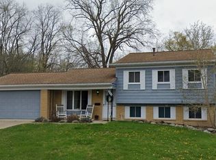 243 Randall Dr, Troy, MI 48085