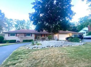 3349 Pasadena Dr, Orion, MI 48359