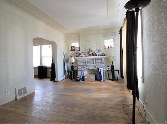 5th image of 8180 Bliss St