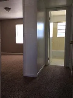 Building Photo 3