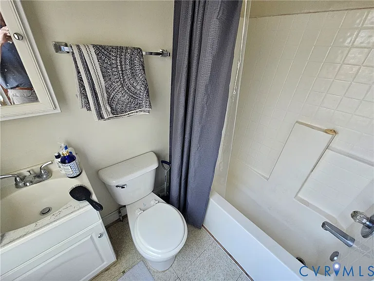 1309 W Clay St — Photo 8