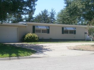 532 Laurel St, Minneapolis, KS 67467