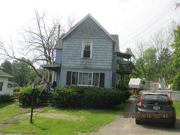 3rd image of 235 W 16th St