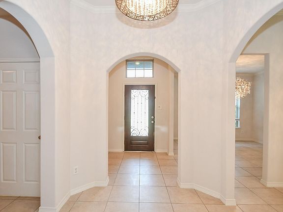 3rd image of 4119 Astoria Manor Ln