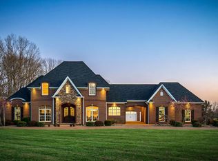 165 Southern Woods Ct, Cookeville, TN 38506