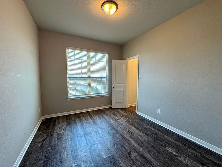 1908 Delano Dr — Photo 20