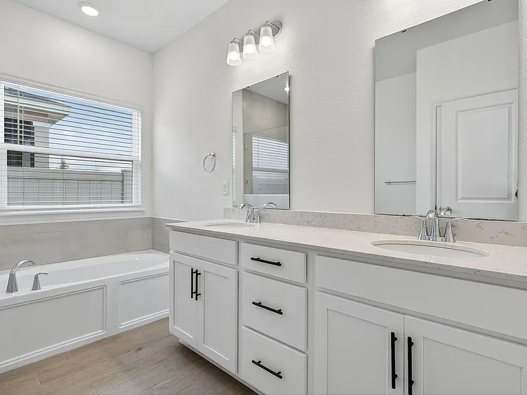 2618 Seasons Rd — Photo 17