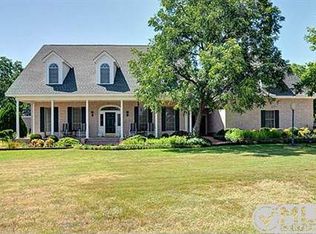 6111 Cherokee Dr, Granbury, TX 76049