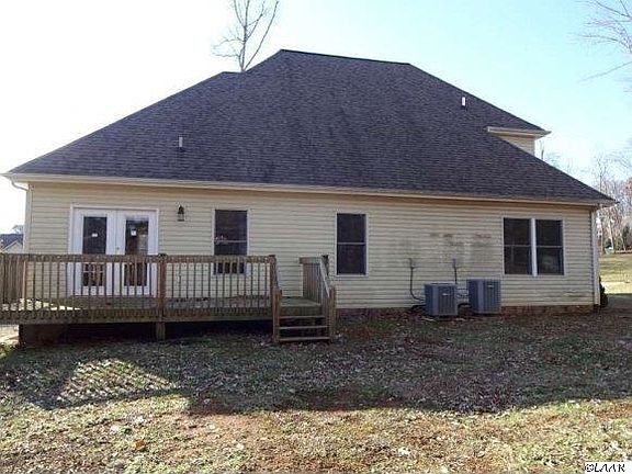 3rd image of 446 Glen Oaks Dr