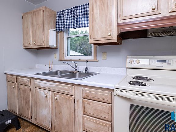 4th image of 614 W Lincoln St