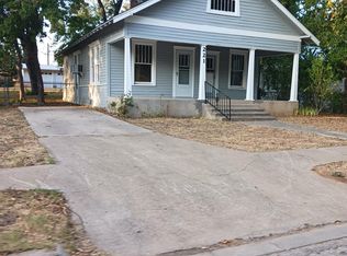 221 McClain St, Gainesville, TX 76240