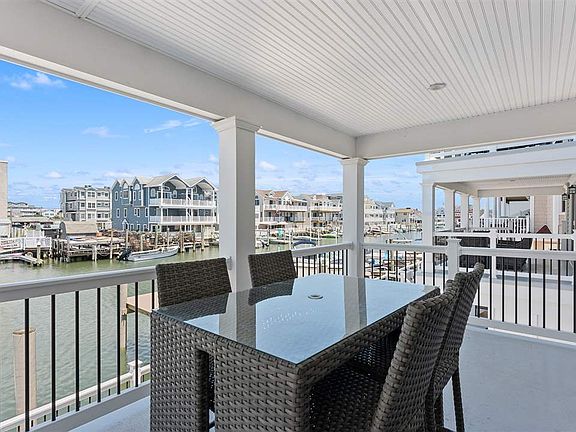 3rd image of 355 44th St W #Sea