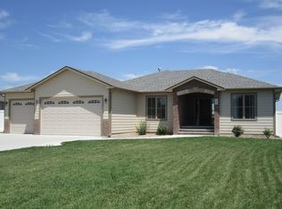 825 Ragan Rd, Dodge City, KS 67801