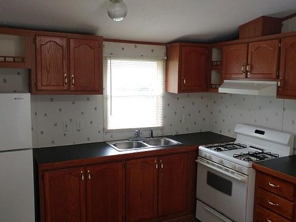 2nd image of 28 Jody Dr