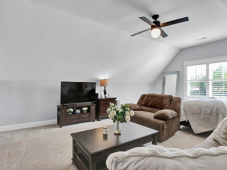 651 Crown Pointe Dr — Photo 31