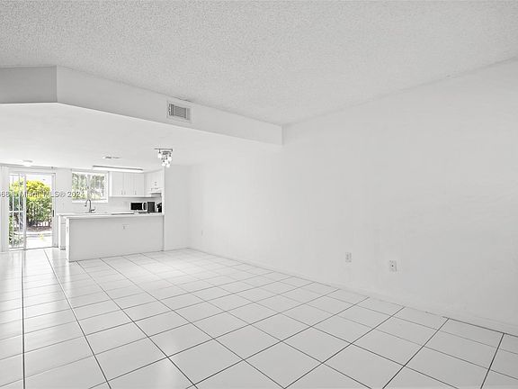 4th image of 311 NW 82nd Ave APT 1205