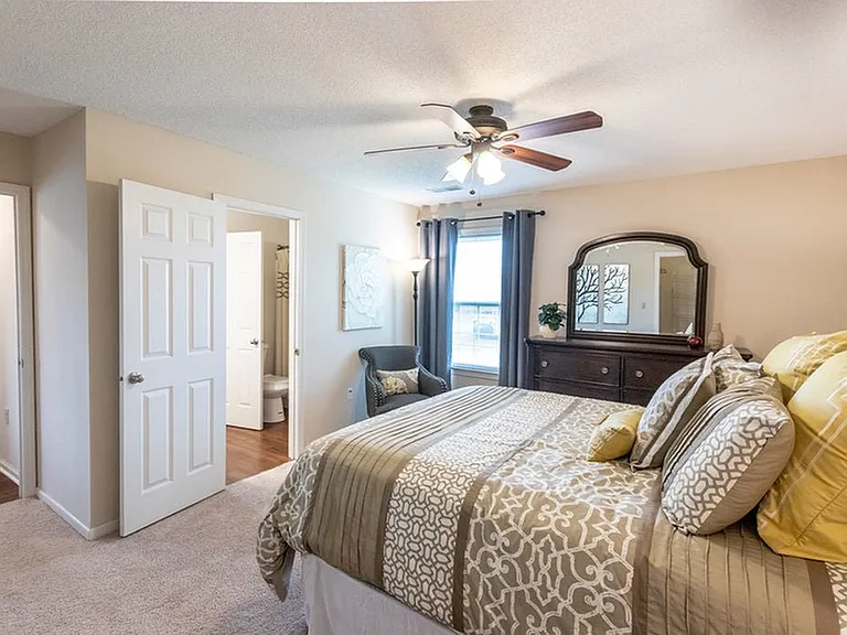 Windsong Place Apartments — Photo 32