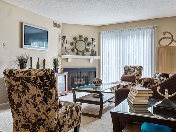 5th image of 10304 Oxford Hill Dr #Tx0901