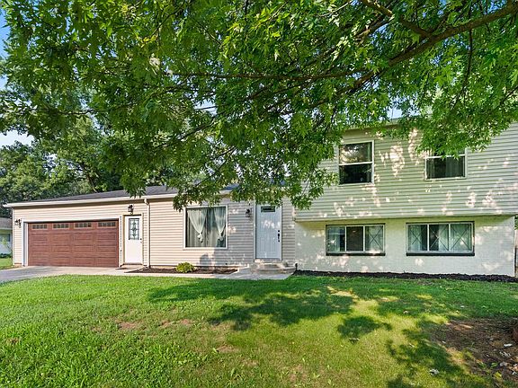 3rd image of 1823 Rosemont Ave