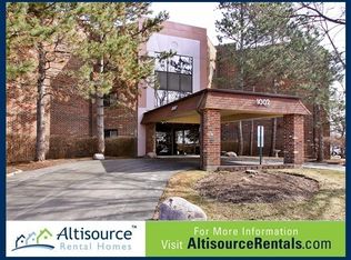 1002 Castilian Ct #B-103, Glenview, IL 60025