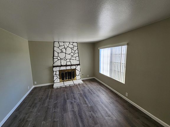 4th image of 1919 Garden Park Ct