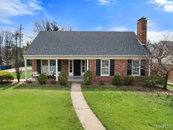 24 Willow Oak Ln, Saint Louis, MO 63122