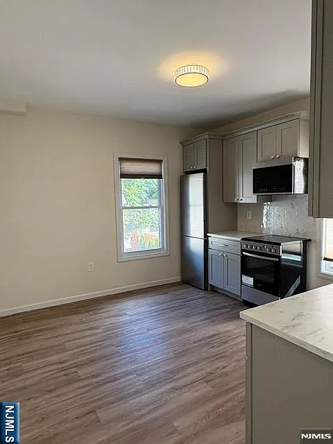 1 bed, 1.0 bath, $1,650 — Photo 3