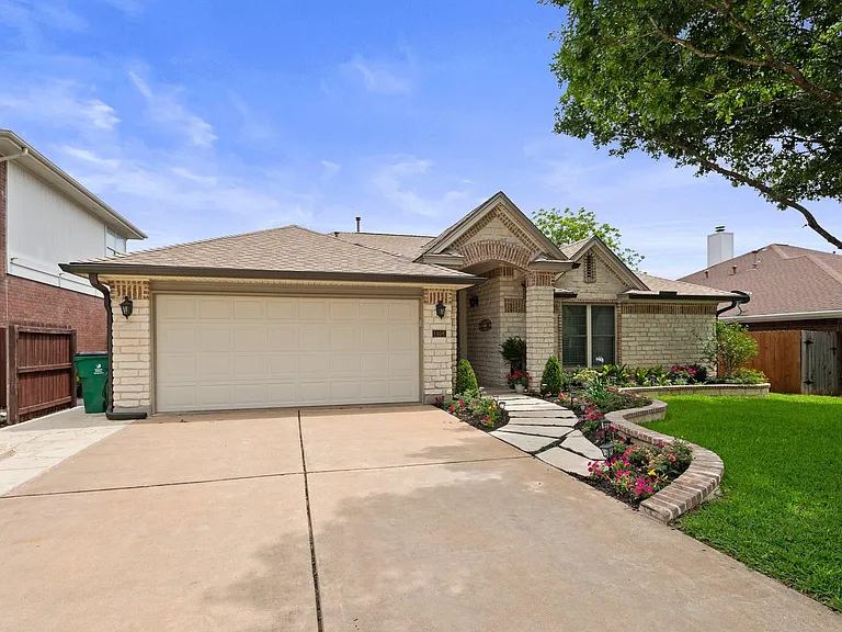 1408 Deer Ledge Trl — Photo 2