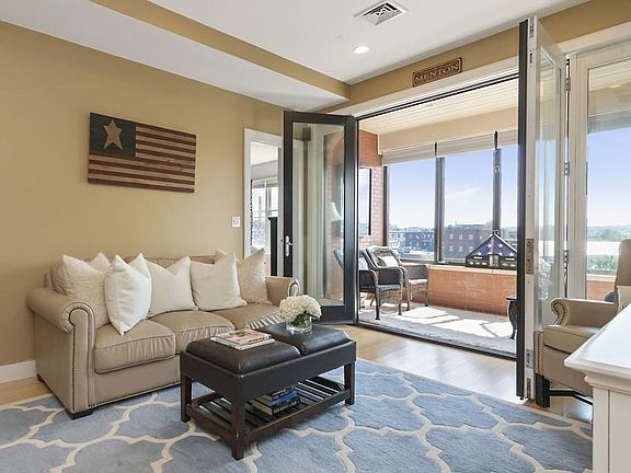 5th image of 152 Old Colony Ave Unit 24