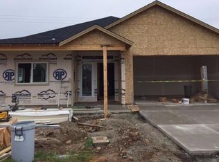 108 Greenview Dr, Eagle Point, OR 97524