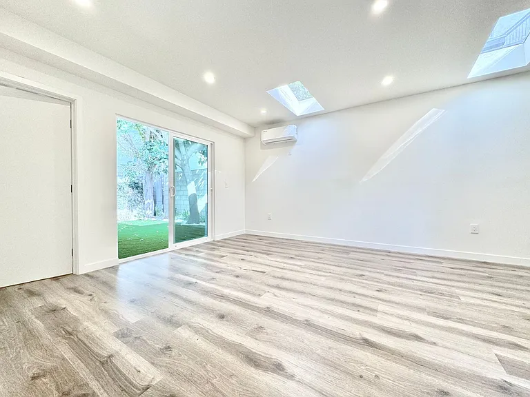 4244 Inglewood Blvd — Photo 3