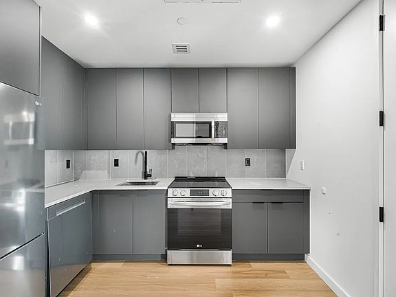 4th image of 931 Carroll St #C801
