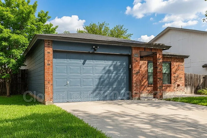 3 bed, 2.0 bath, 1482 sqft, $1,827 — Photo 2