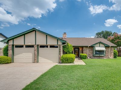 305 Stratford Dr, Hurst, TX, 76054