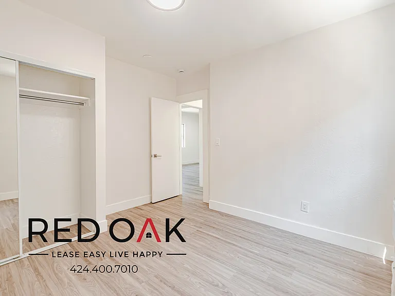 1876 W 24th St #1876 — Photo 16