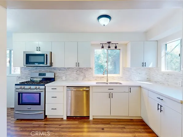 29270 Hemlock Dr, Cedar Glen, CA 92321