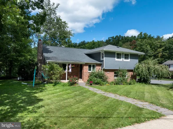 328 Douglas Dr, State College, PA 16803