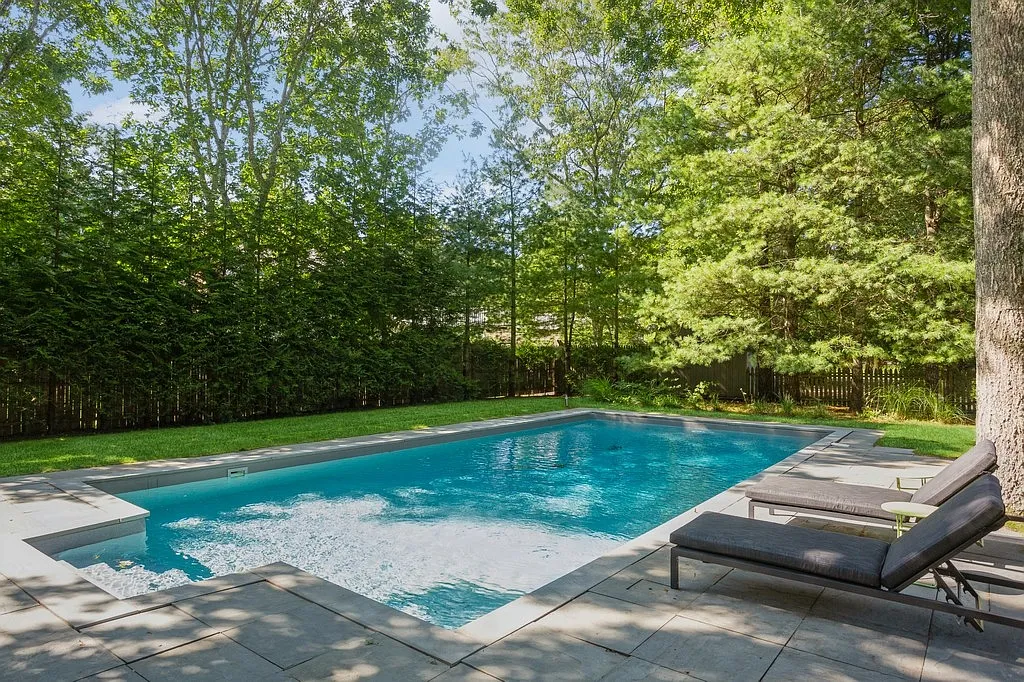Wainscott Traditional, Pool & Privacy — Photo 2