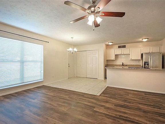 5th image of 7457 Sandhurst Ln S