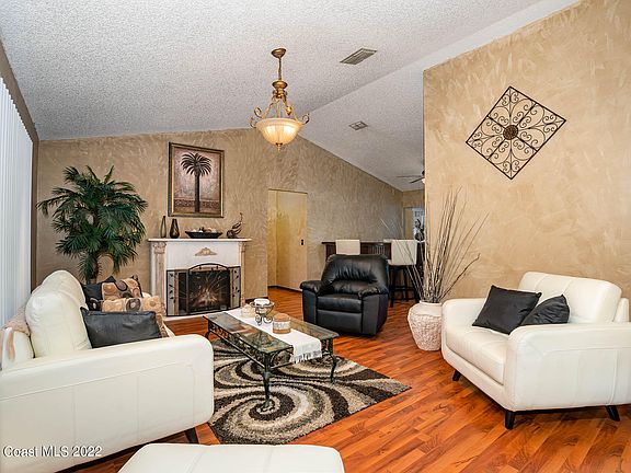 3rd image of 3020 Forghun Ave SE