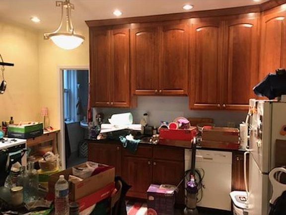 2nd image of 1514 W Bryn Mawr Ave #3