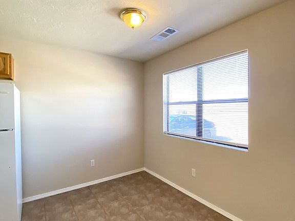 4th image of 537B Tulip Rd SE #0