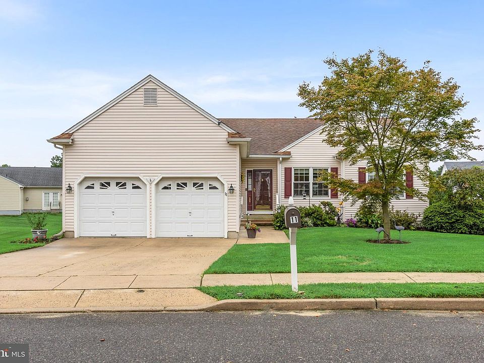 1st image of 11 Tara Ln
