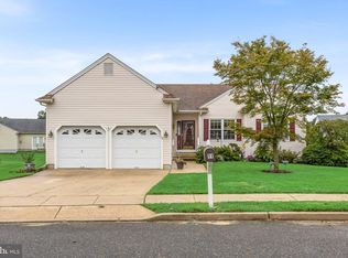 11 Tara Ln, Delran, NJ 08075