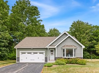 2 Castle Ct, Kingston, NH 03848
