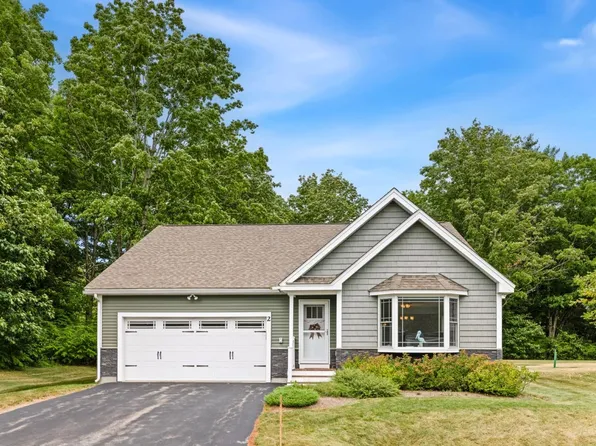 2 Castle Court, Kingston, NH 03848