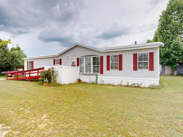 206 Bradford Dr, Headland, AL 36345