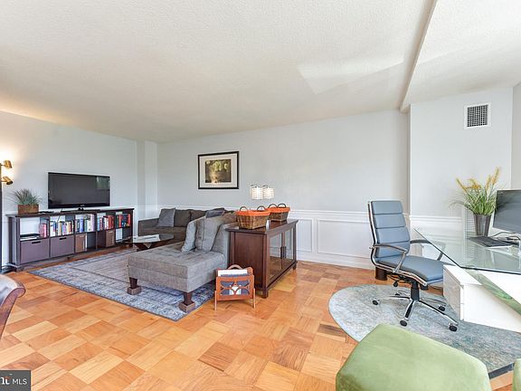 2nd image of 501 Slaters Ln APT 416