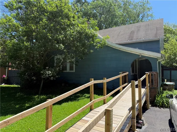 133 Beryl Dr, Cheektowaga, NY 14225